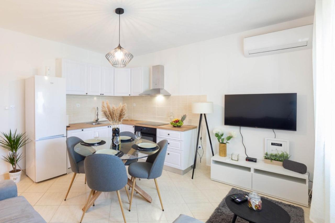 Apartman Bili Solin Buitenkant foto